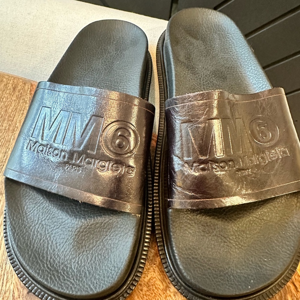 Maison Martin Margiela slides in great condition.